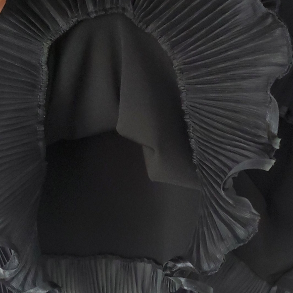 NWOT Black Ruffle Design Midi Skirt - size S - Picture 6 of 10